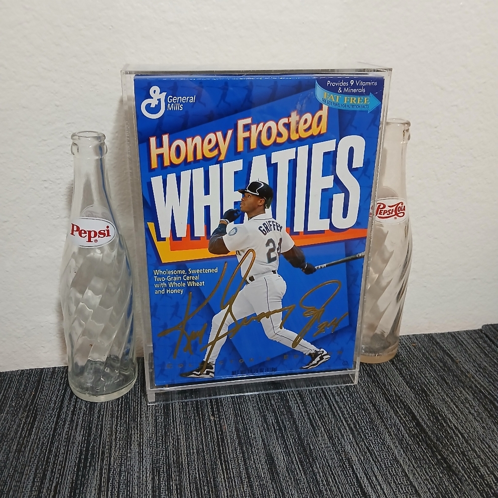 🔥VTG 1997 Ken Griffey Jr. Wheaties Collectible Cereal Box in Proective Case